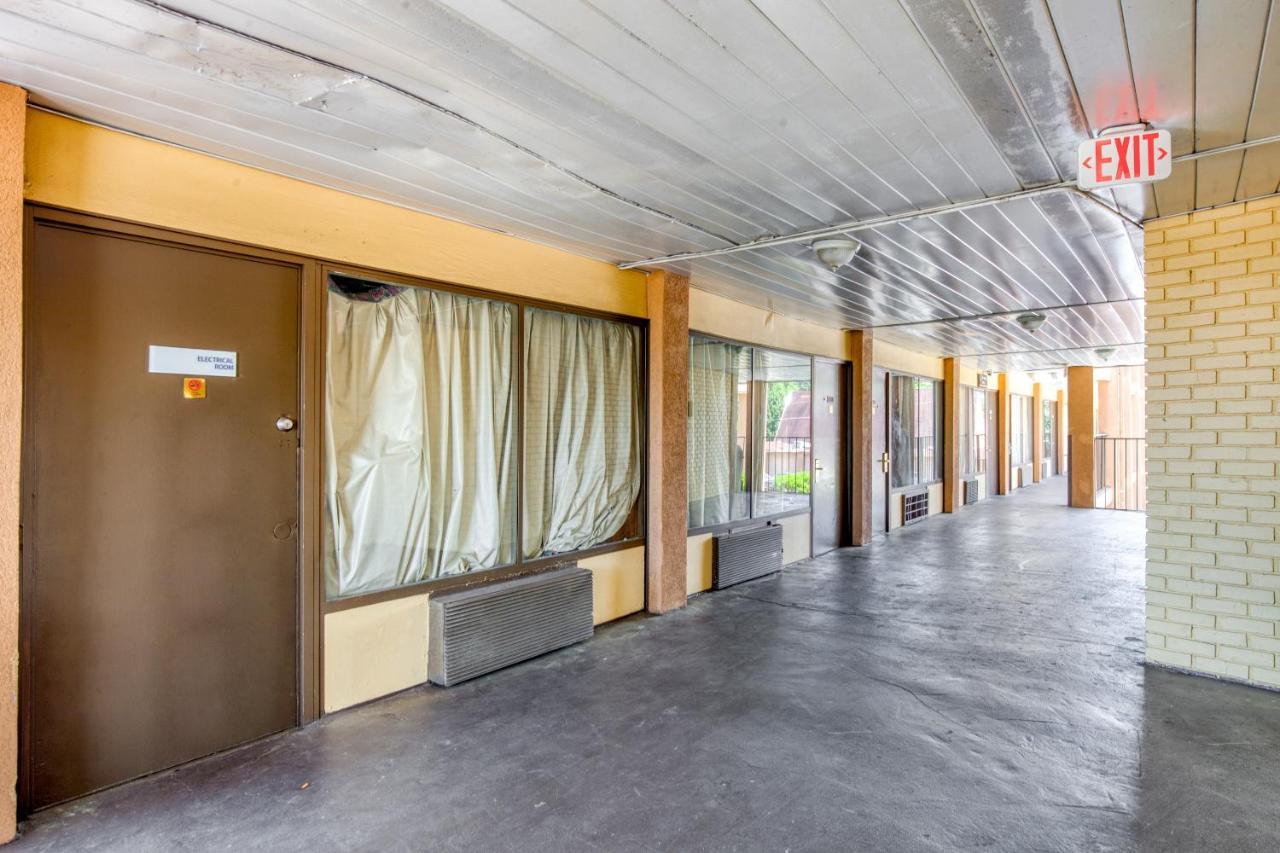 Oyo Hotel Decatur I-20 East & Wesley Club Dr Zewnętrze zdjęcie