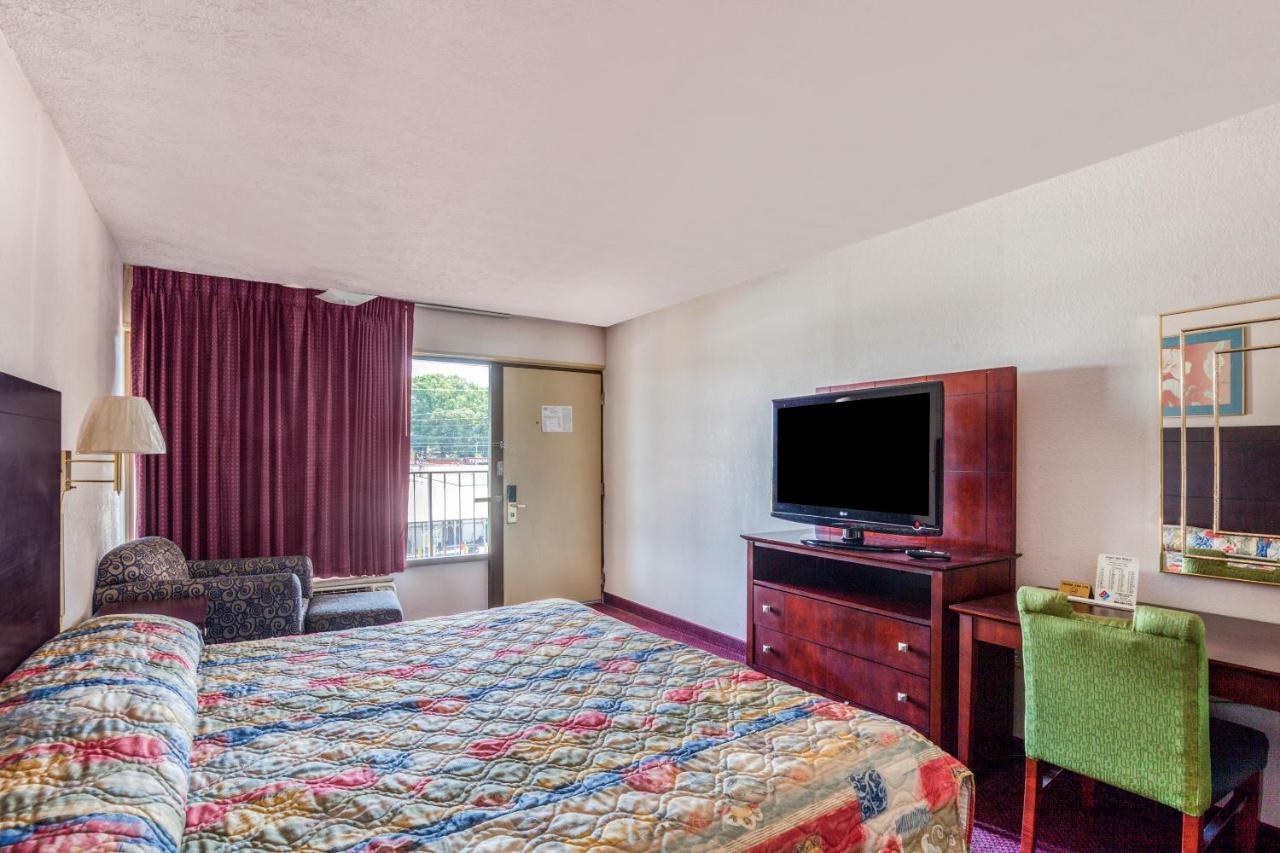 Oyo Hotel Decatur I-20 East & Wesley Club Dr Zewnętrze zdjęcie