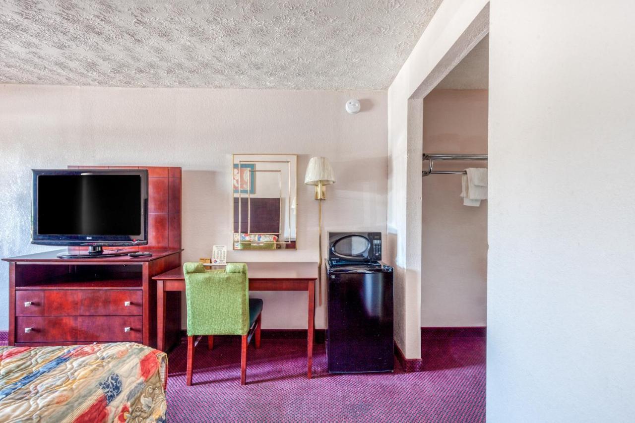 Oyo Hotel Decatur I-20 East & Wesley Club Dr Zewnętrze zdjęcie