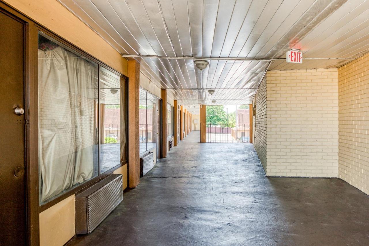 Oyo Hotel Decatur I-20 East & Wesley Club Dr Zewnętrze zdjęcie