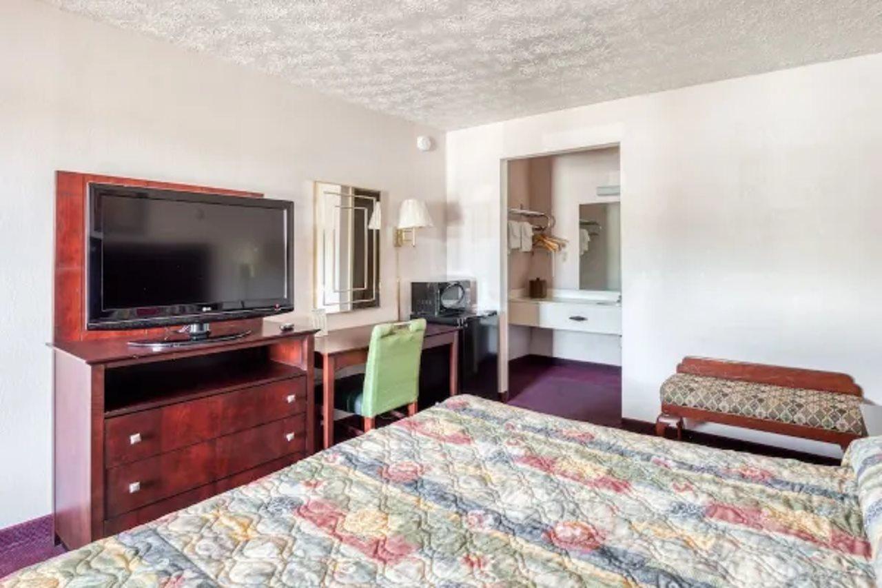 Oyo Hotel Decatur I-20 East & Wesley Club Dr Zewnętrze zdjęcie