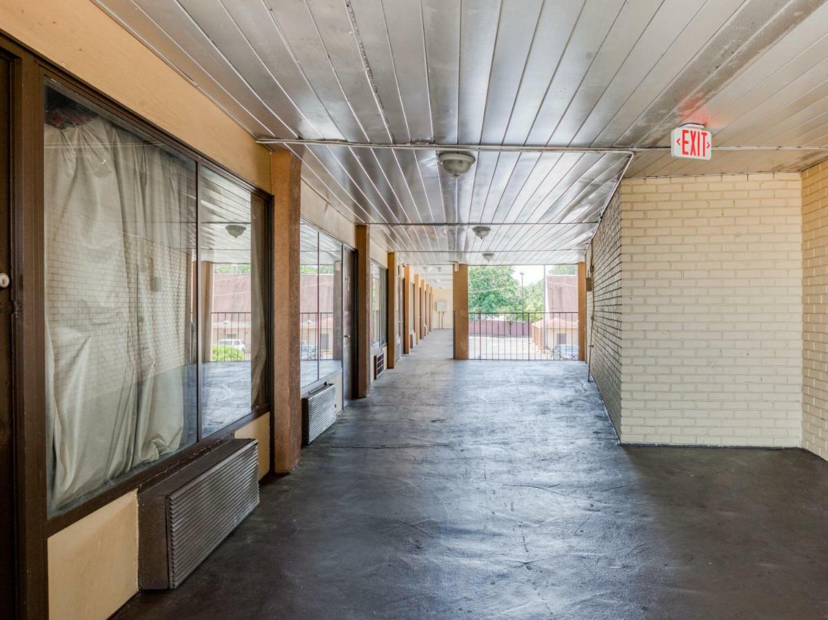 Oyo Hotel Decatur I-20 East & Wesley Club Dr Zewnętrze zdjęcie